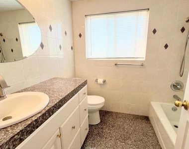 893 Lindawood Street - Photo Thumbnail 25