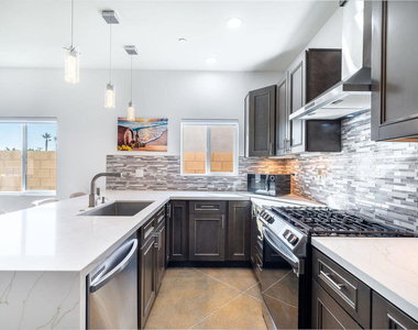 15553 Avenue Manzana - Photo Thumbnail 2