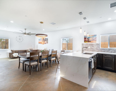 15553 Avenue Manzana - Photo Thumbnail 5
