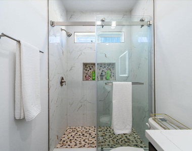 15553 Avenue Manzana - Photo Thumbnail 16