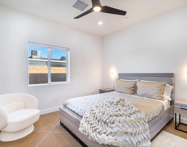 15553 Avenue Manzana - Photo Thumbnail 12