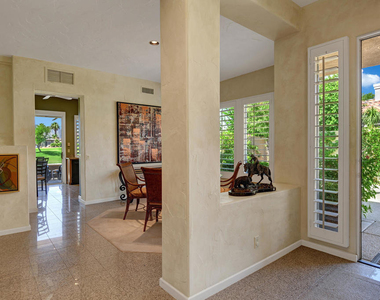 383 Desert Holly Drive - Photo Thumbnail 7