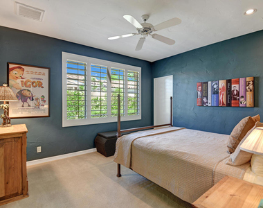383 Desert Holly Drive - Photo Thumbnail 26