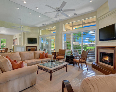 383 Desert Holly Drive - Photo Thumbnail 2