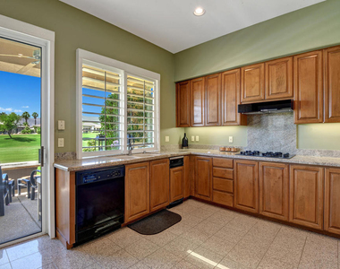 383 Desert Holly Drive - Photo Thumbnail 12