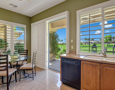 383 Desert Holly Drive - Photo Thumbnail 13