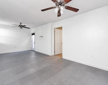 85815 Avenida Raylynn - Photo Thumbnail 7
