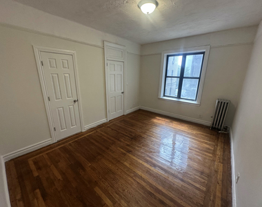 3105 Decatur Avenue - Photo Thumbnail 10