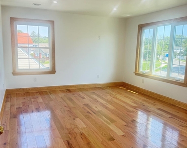572 Decatur Street - Photo Thumbnail 11
