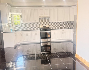572 Decatur Street - Photo Thumbnail 4