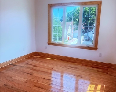 572 Decatur Street - Photo Thumbnail 8