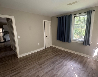 425 Landing Avenue - Photo Thumbnail 12