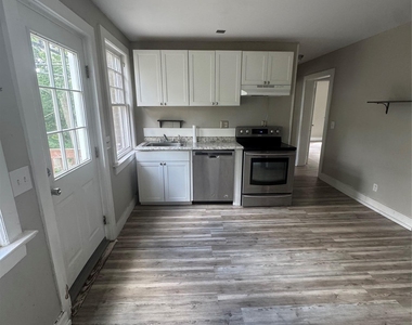 425 Landing Avenue - Photo Thumbnail 9