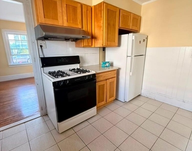 8 Herman Avenue - Photo Thumbnail 5