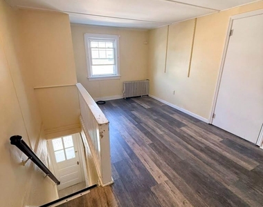 8 Herman Avenue - Photo Thumbnail 11