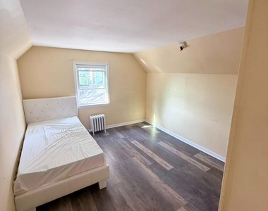 8 Herman Avenue - Photo Thumbnail 12