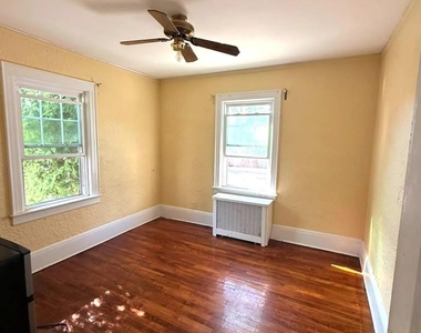 8 Herman Avenue - Photo Thumbnail 7