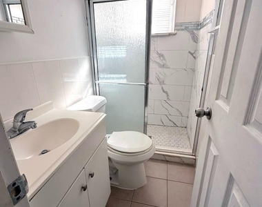 8 Herman Avenue - Photo Thumbnail 14