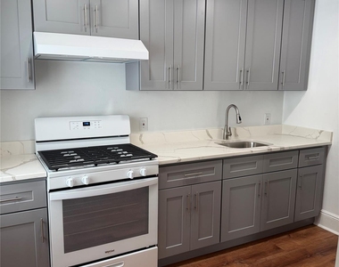 212 Orchard Street - Photo Thumbnail 2