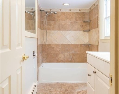 7 Knoll Court - Photo Thumbnail 3