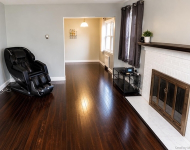 187 Perry Street - Photo Thumbnail 2