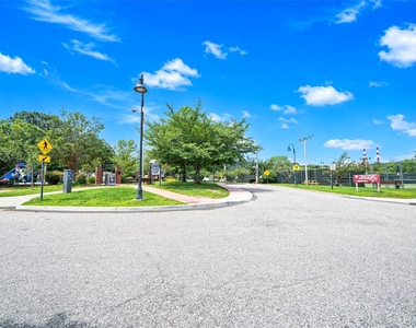 202 Main Street - Photo Thumbnail 13