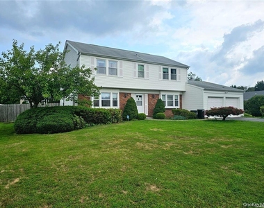 9 Maureen Lane - Photo Thumbnail 1