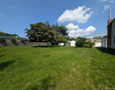 9 Maureen Lane - Photo Thumbnail 8
