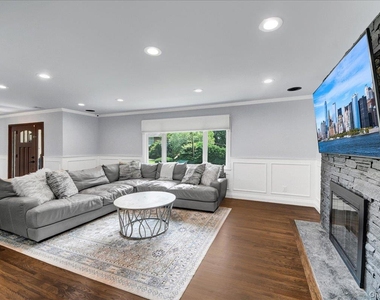 2 Stonycrest Road - Photo Thumbnail 3