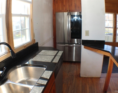 295 Lucas Avenue - Photo Thumbnail 9
