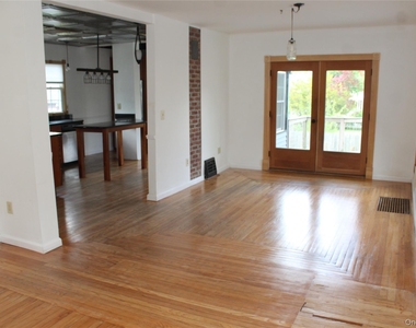 295 Lucas Avenue - Photo Thumbnail 12