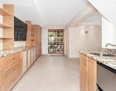 17 Haven Avenue - Photo Thumbnail 22