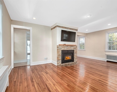 17 Haven Avenue - Photo Thumbnail 4