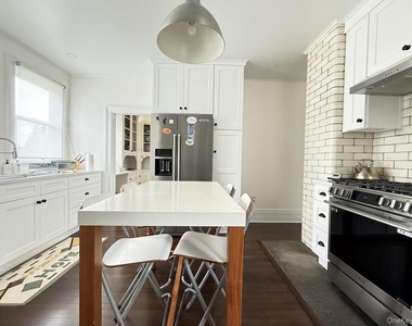 453 Palmer Avenue - Photo Thumbnail 17