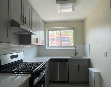 111-05 66th Avenue - Photo Thumbnail 3