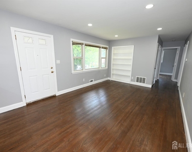 210 S 9th Avenue S - Photo Thumbnail 3