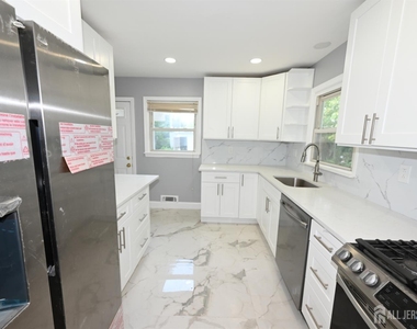 210 S 9th Avenue S - Photo Thumbnail 2