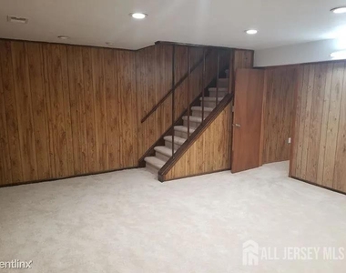 804 Maple Hill Drive - Photo Thumbnail 24