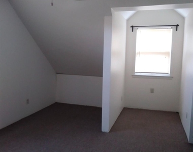 503 Main Street - Photo Thumbnail 14