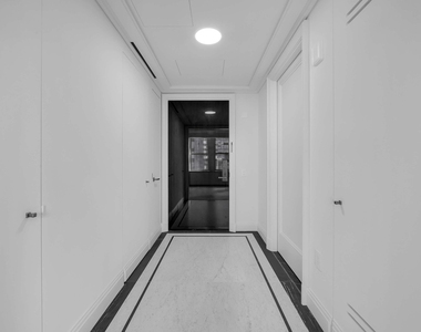 303 Park Avenue - Photo Thumbnail 5