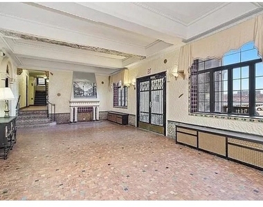 775 Riverside Drive - Photo Thumbnail 9