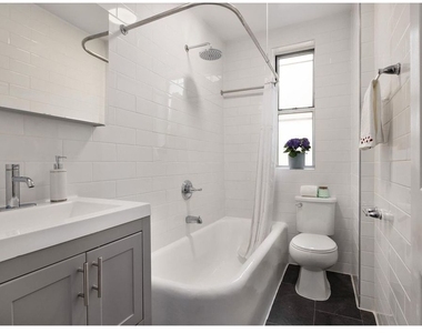 775 Riverside Drive - Photo Thumbnail 7