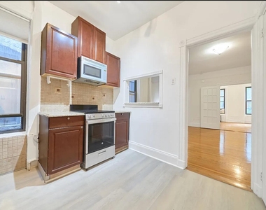 414 E 89th Street - Photo Thumbnail 5