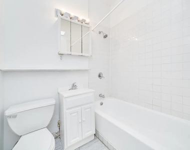 331 W 43rd Street - Photo Thumbnail 4