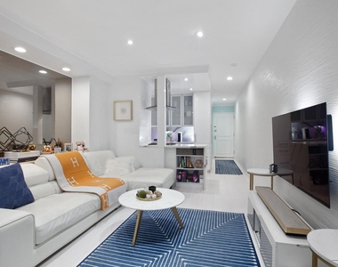 106 Central Park S - Photo Thumbnail 4