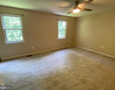 1210 Thomas Jefferson Place - Photo Thumbnail 9
