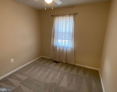 1210 Thomas Jefferson Place - Photo Thumbnail 5