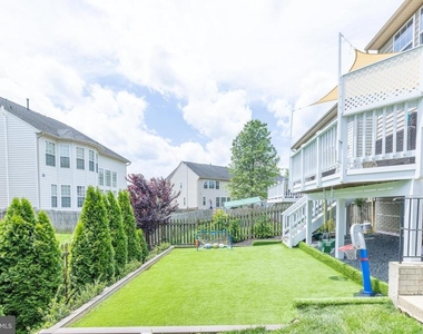 8727 Raleigh Mews - Photo Thumbnail 54