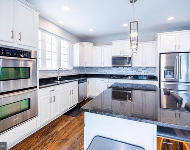 8727 Raleigh Mews - Photo Thumbnail 14