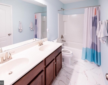 8727 Raleigh Mews - Photo Thumbnail 29